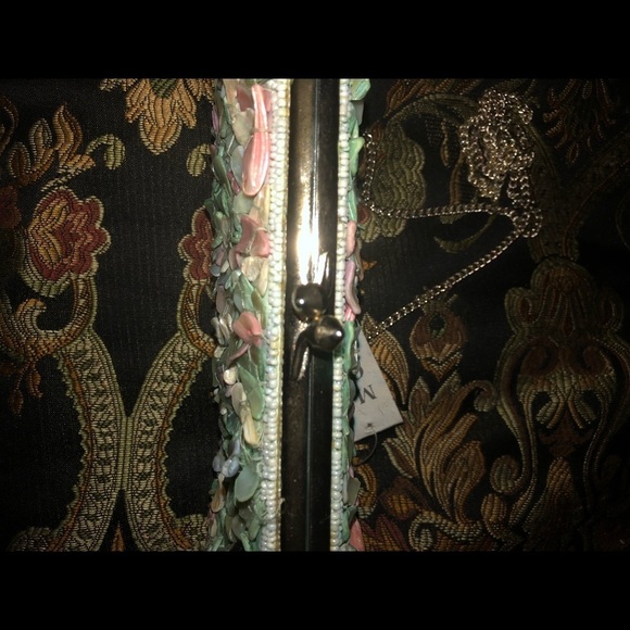 Monya Shell Handbag - Picture 5 of 5